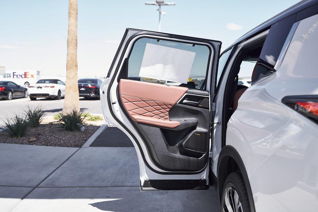 new 2025 Mitsubishi Outlander car, priced at $41,412