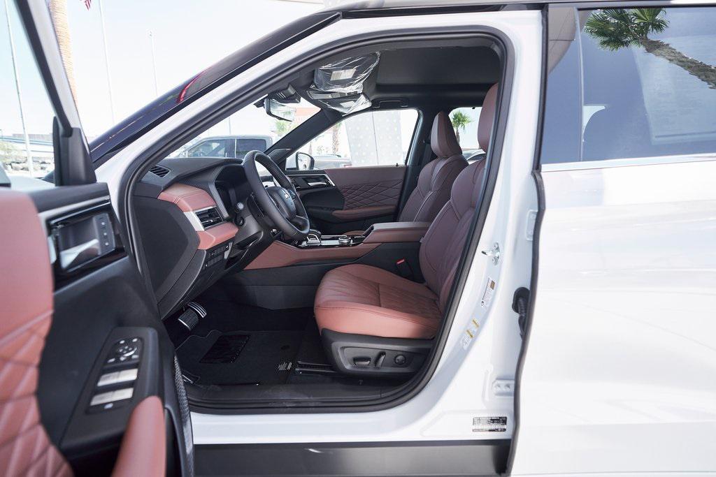 new 2025 Mitsubishi Outlander car, priced at $41,412