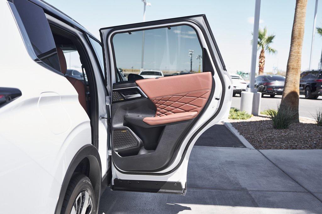 new 2025 Mitsubishi Outlander car, priced at $41,412