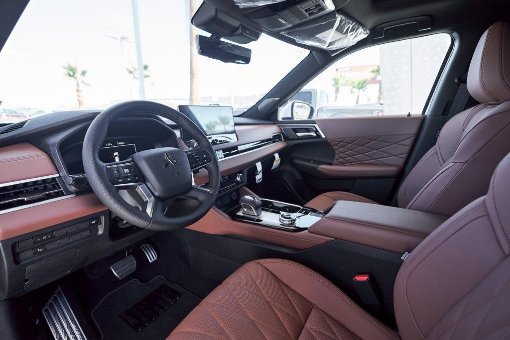 new 2025 Mitsubishi Outlander car, priced at $41,412