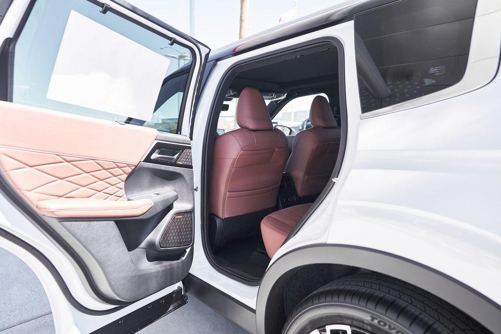 new 2025 Mitsubishi Outlander car, priced at $41,412