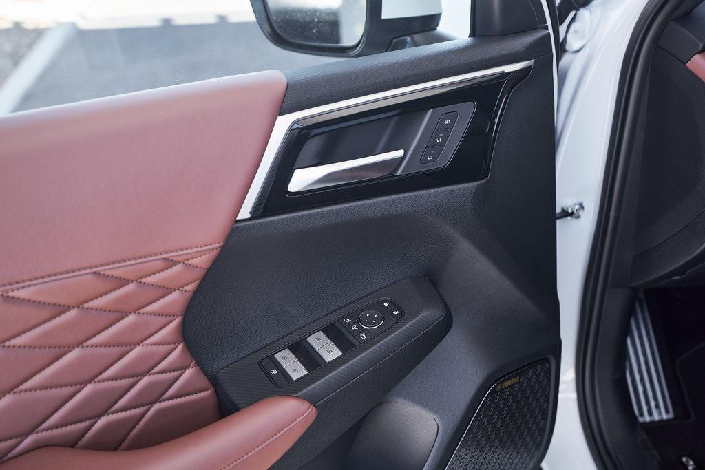 new 2025 Mitsubishi Outlander car, priced at $41,412