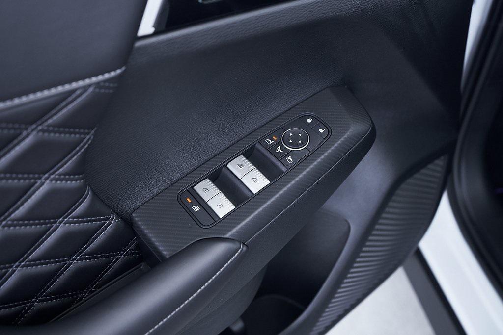 new 2025 Mitsubishi Outlander PHEV car, priced at $45,232