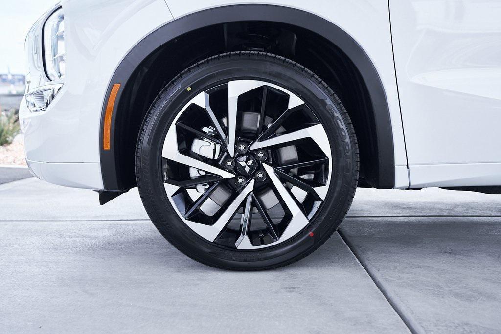 new 2025 Mitsubishi Outlander PHEV car, priced at $45,232