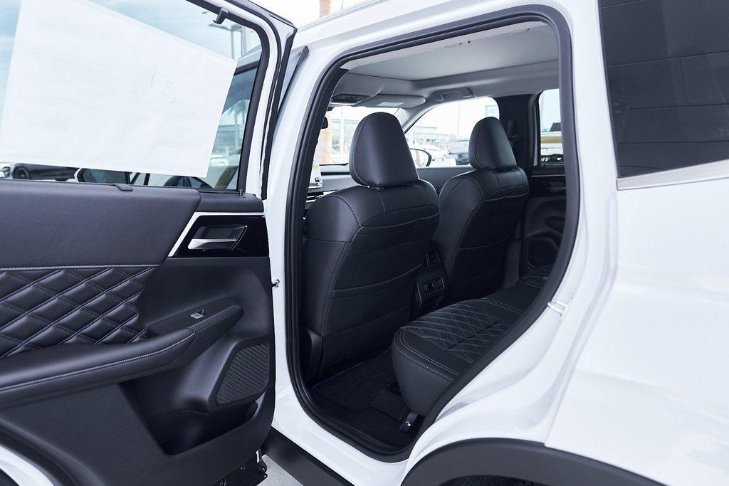 new 2025 Mitsubishi Outlander PHEV car, priced at $45,232