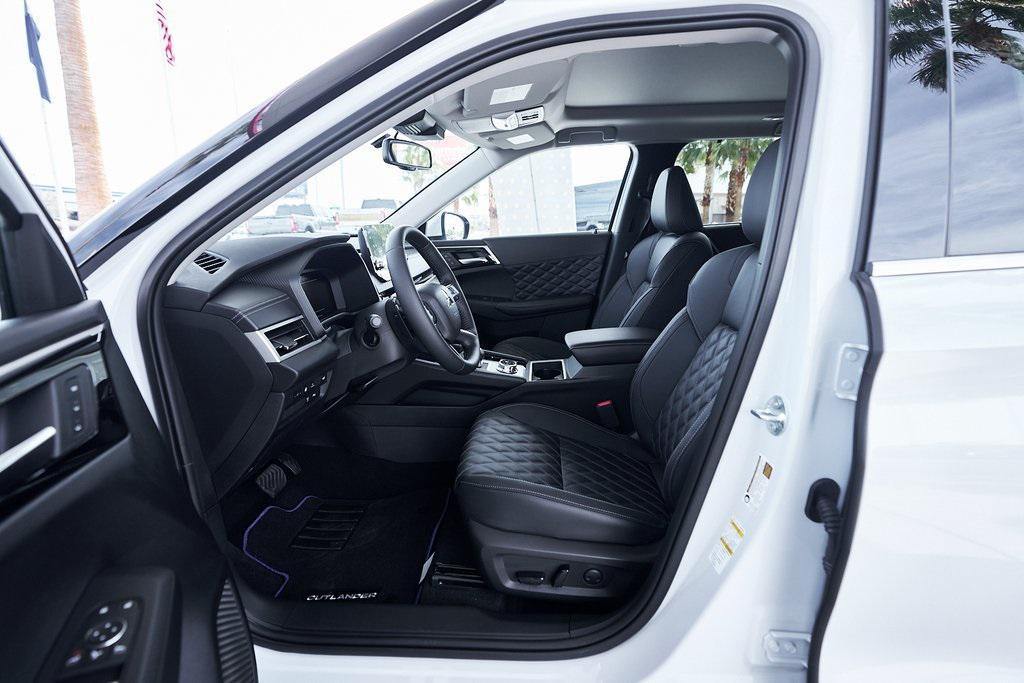 new 2025 Mitsubishi Outlander PHEV car, priced at $45,232