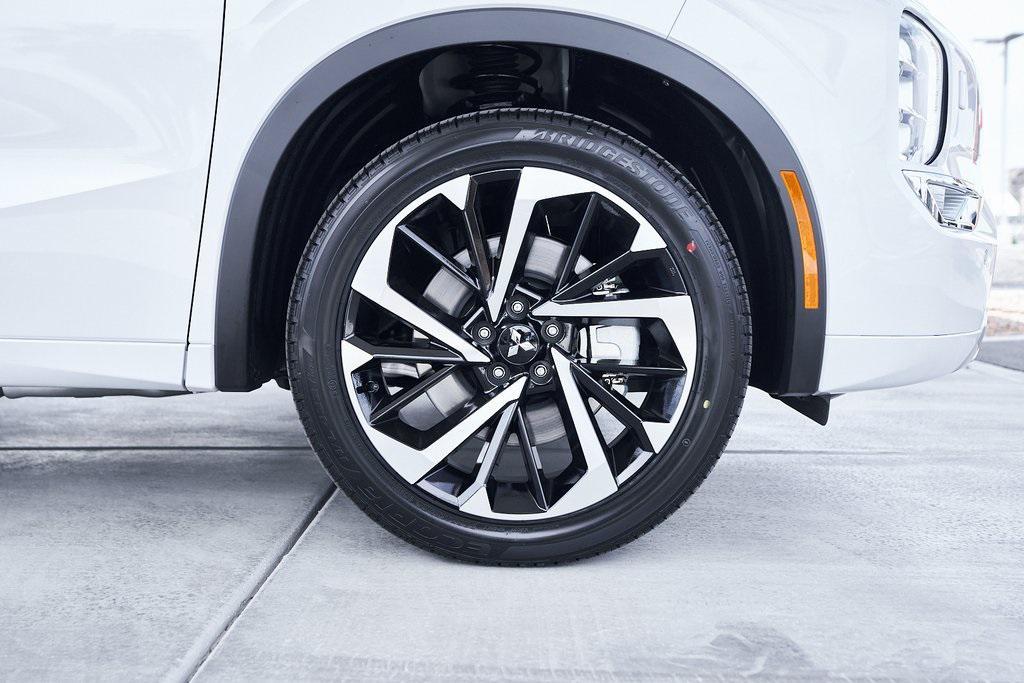 new 2025 Mitsubishi Outlander PHEV car, priced at $45,232