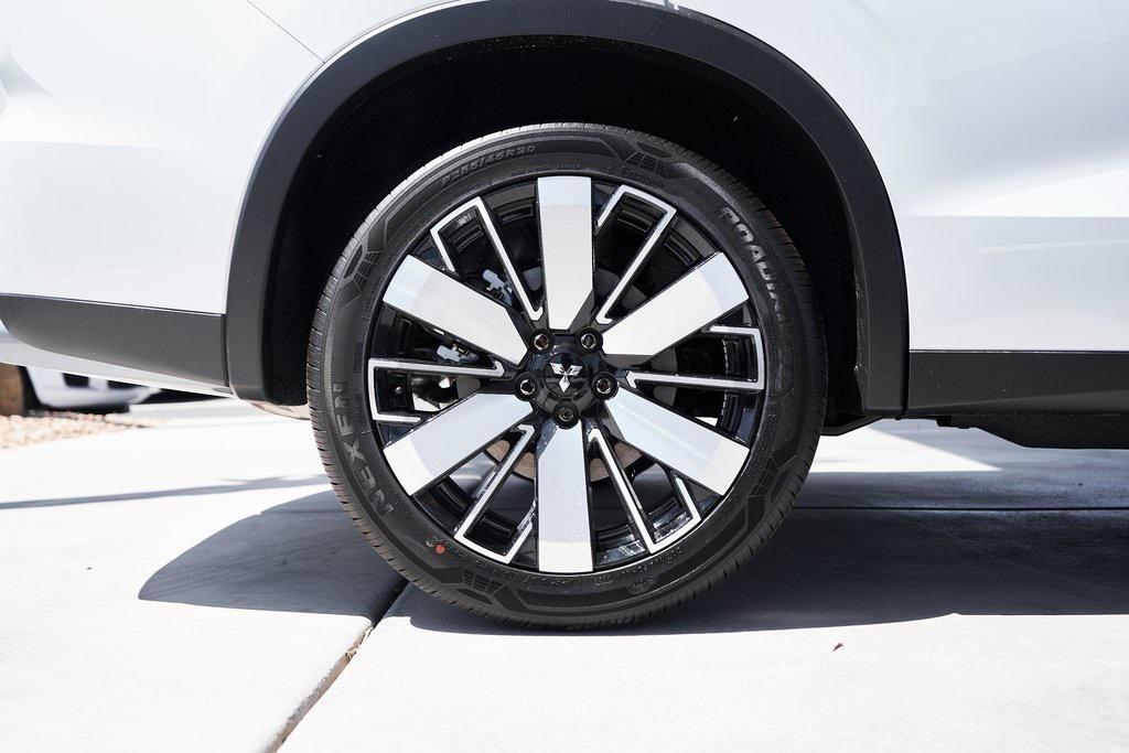new 2025 Mitsubishi Outlander car, priced at $36,442