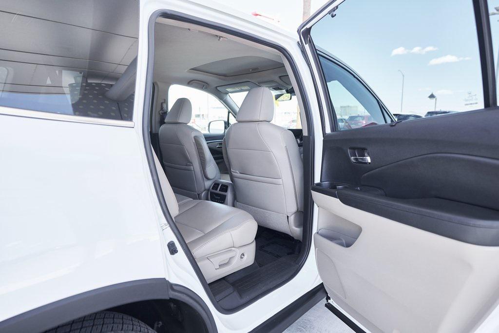 used 2021 Honda Pilot car, priced at $26,400
