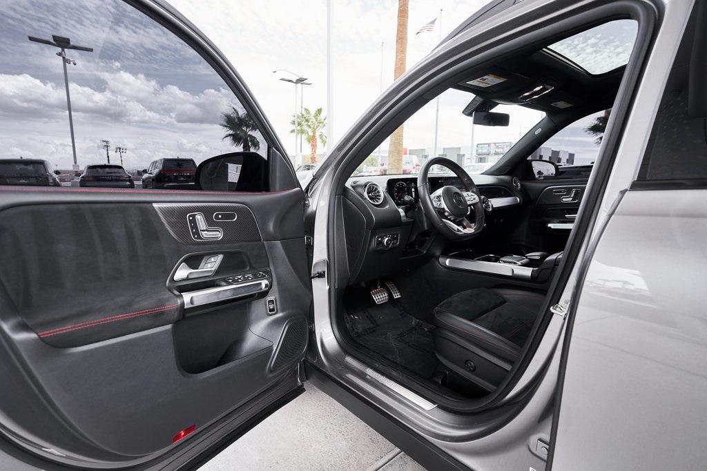 used 2022 Mercedes-Benz GLB 250 car, priced at $29,800