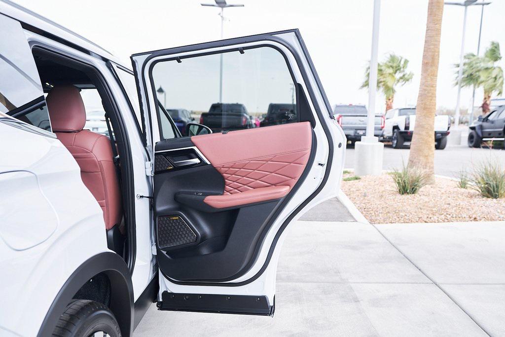 new 2025 Mitsubishi Outlander car, priced at $38,995