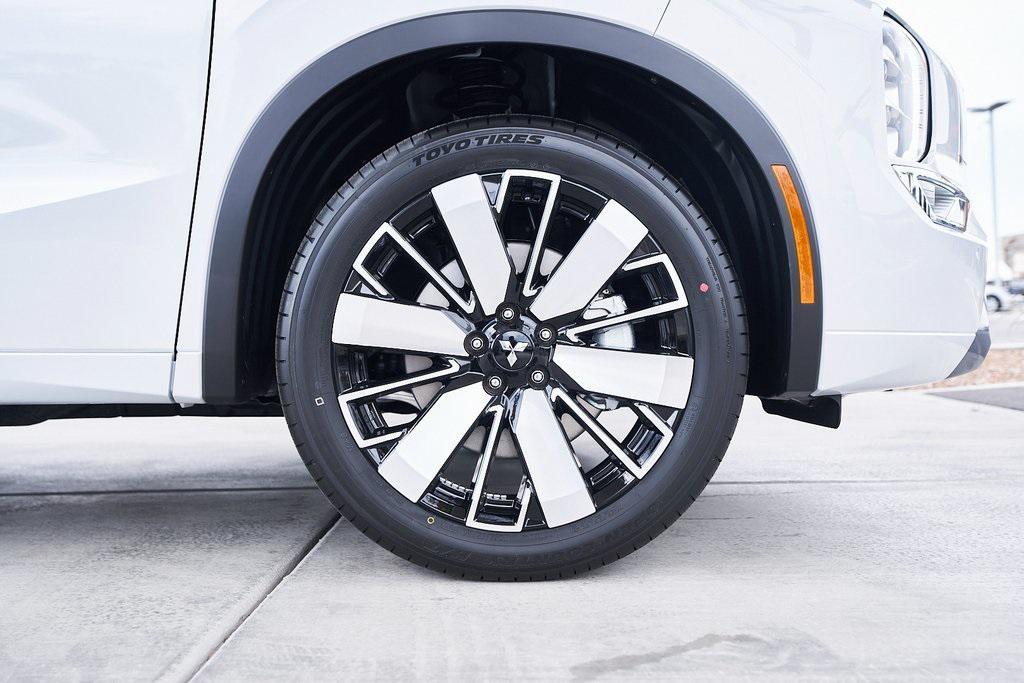 new 2025 Mitsubishi Outlander car, priced at $38,995