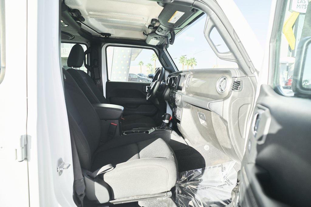 used 2023 Jeep Gladiator car, priced at $31,200