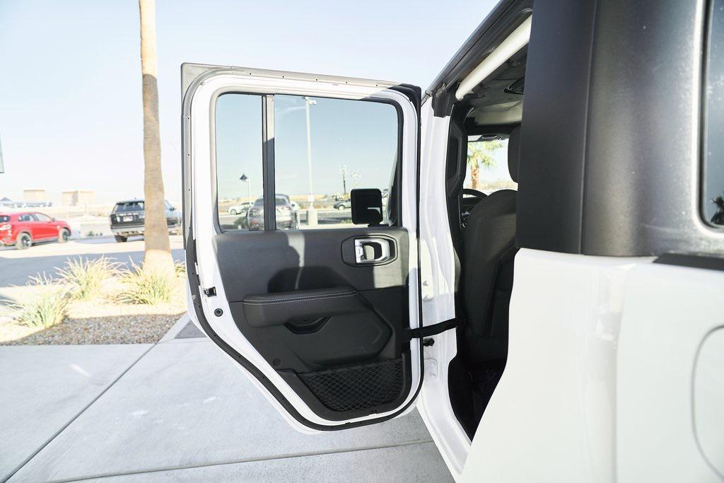 used 2023 Jeep Gladiator car, priced at $31,200