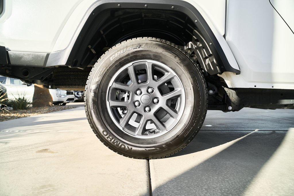 used 2023 Jeep Gladiator car, priced at $31,200