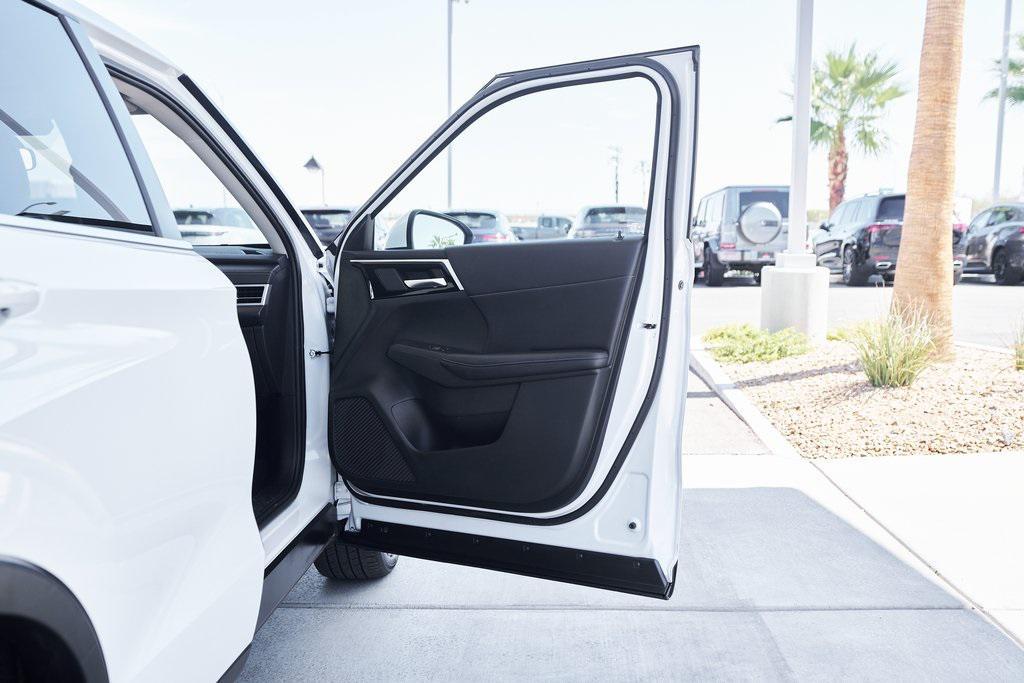 used 2024 Mitsubishi Outlander car, priced at $25,800