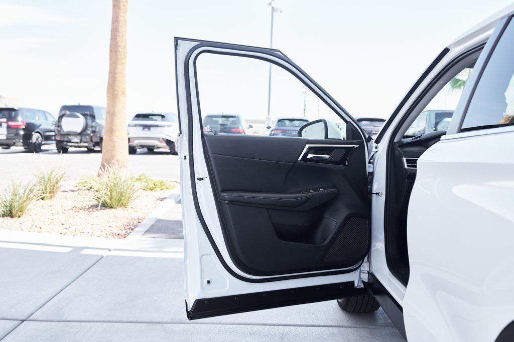 used 2024 Mitsubishi Outlander car, priced at $25,800