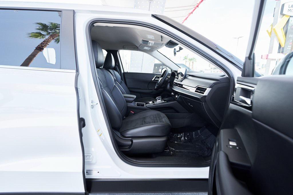 used 2024 Mitsubishi Outlander car, priced at $25,800