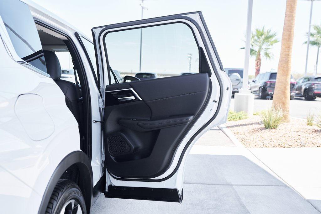 used 2024 Mitsubishi Outlander car, priced at $25,800