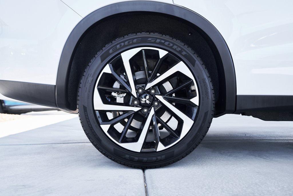 used 2024 Mitsubishi Outlander car, priced at $25,800