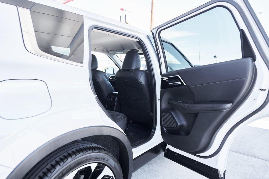 used 2024 Mitsubishi Outlander car, priced at $25,800