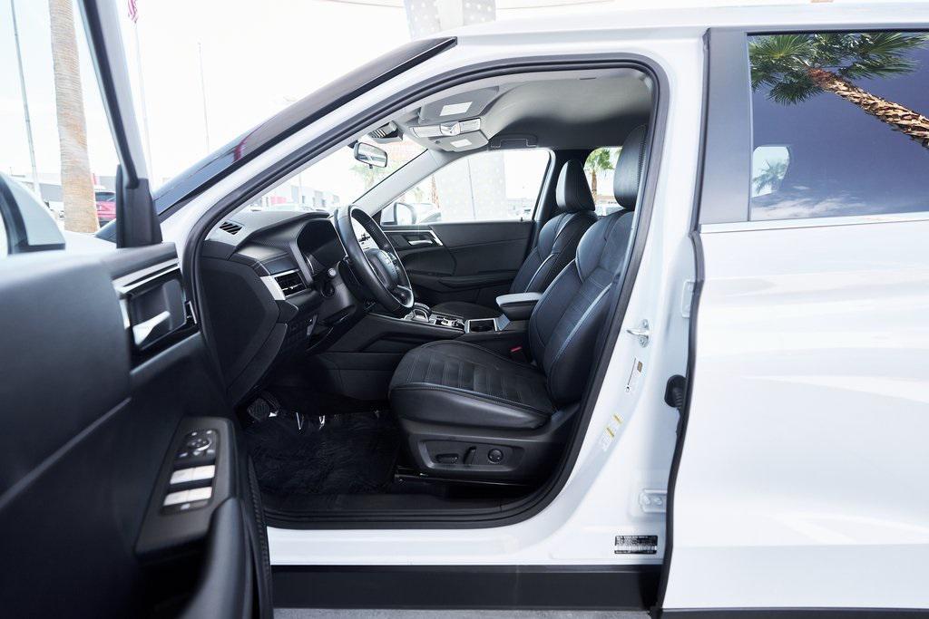 used 2024 Mitsubishi Outlander car, priced at $25,800