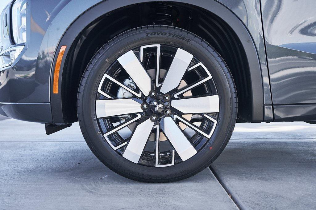 new 2025 Mitsubishi Outlander car, priced at $40,422