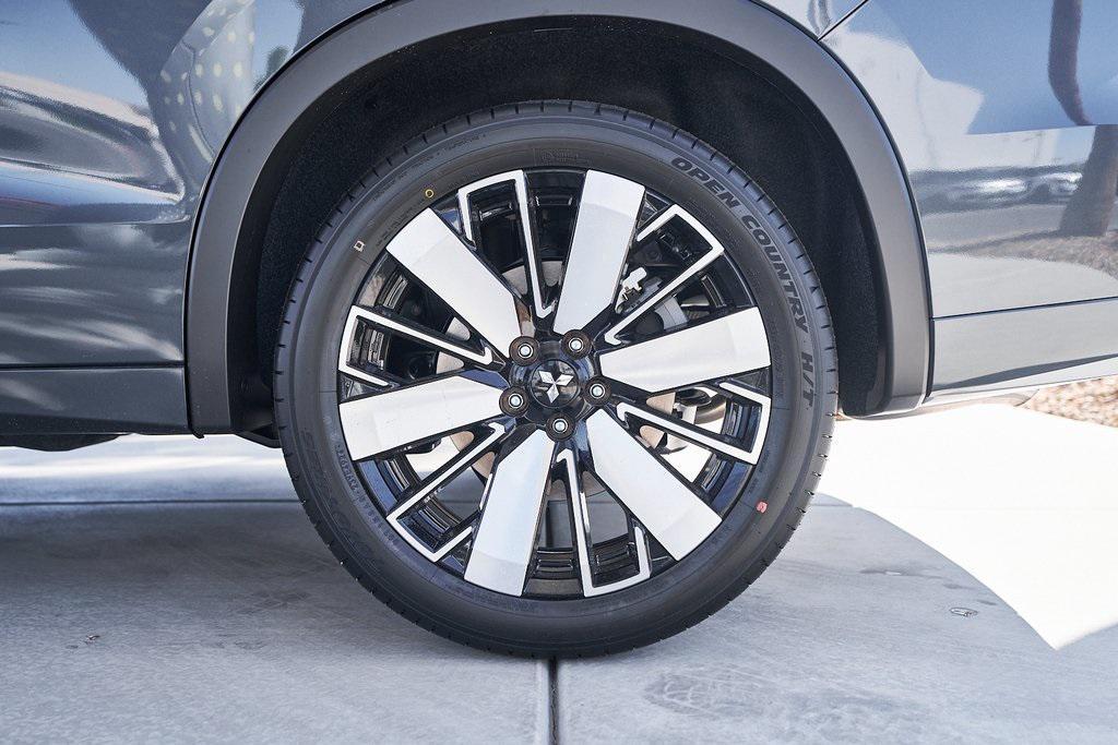 new 2025 Mitsubishi Outlander car, priced at $40,422