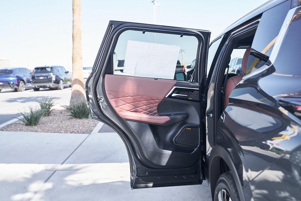new 2025 Mitsubishi Outlander car, priced at $40,422