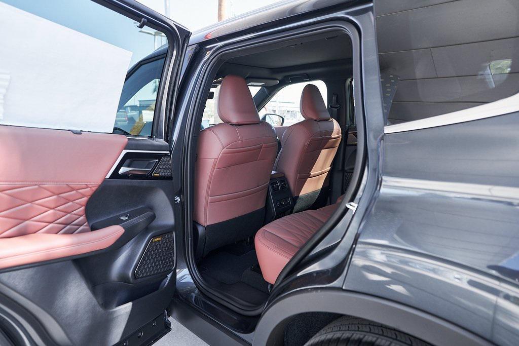 new 2025 Mitsubishi Outlander car, priced at $40,422