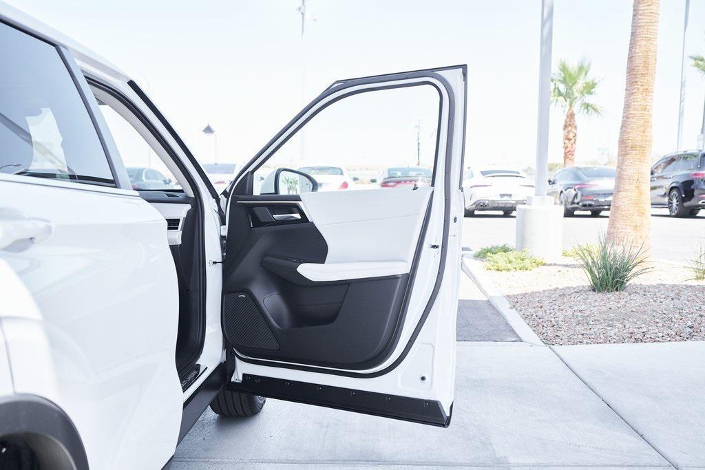 new 2025 Mitsubishi Outlander car, priced at $33,384