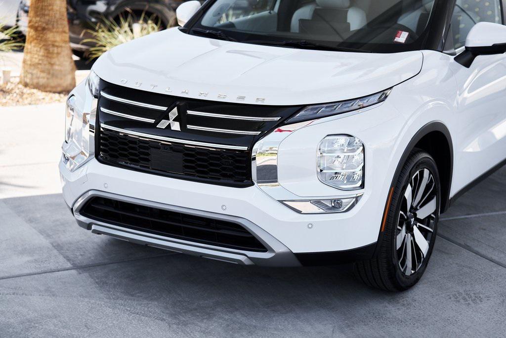 new 2025 Mitsubishi Outlander car, priced at $33,384