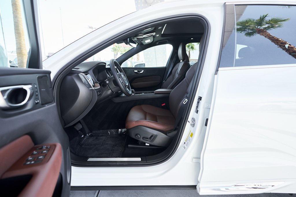 used 2022 Volvo XC60 Recharge Plug-In Hybrid car, priced at $34,400