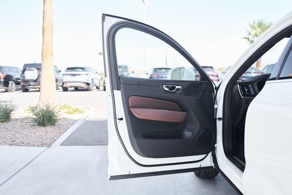 used 2022 Volvo XC60 Recharge Plug-In Hybrid car, priced at $34,400
