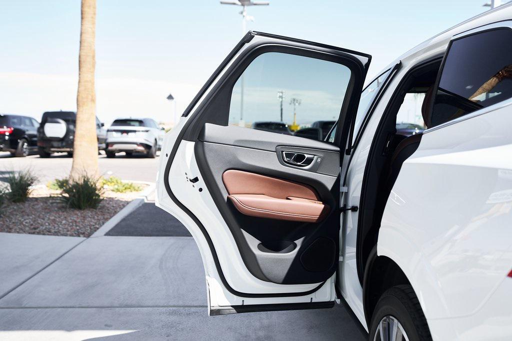 used 2022 Volvo XC60 Recharge Plug-In Hybrid car, priced at $34,400