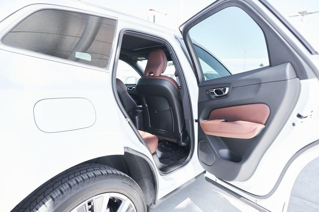 used 2022 Volvo XC60 Recharge Plug-In Hybrid car, priced at $34,400