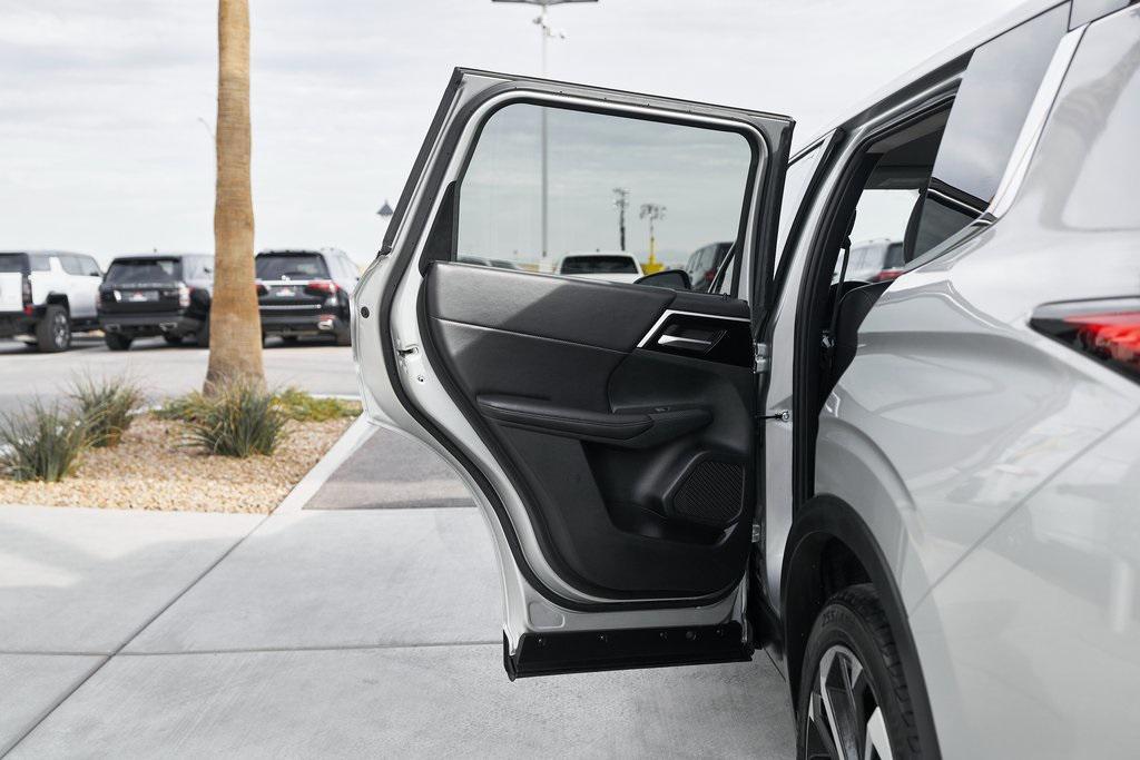 used 2024 Mitsubishi Outlander car, priced at $24,200