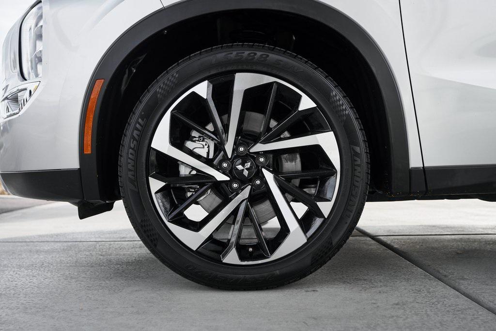 used 2024 Mitsubishi Outlander car, priced at $24,200