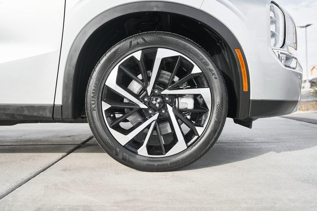 used 2024 Mitsubishi Outlander car, priced at $24,200