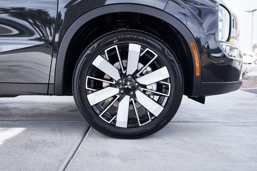 new 2025 Mitsubishi Outlander car, priced at $36,259