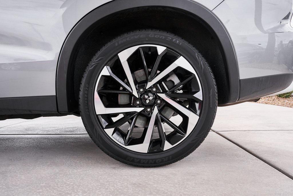 used 2024 Mitsubishi Outlander car, priced at $24,200