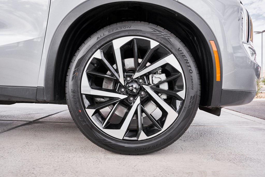 used 2024 Mitsubishi Outlander car, priced at $24,200