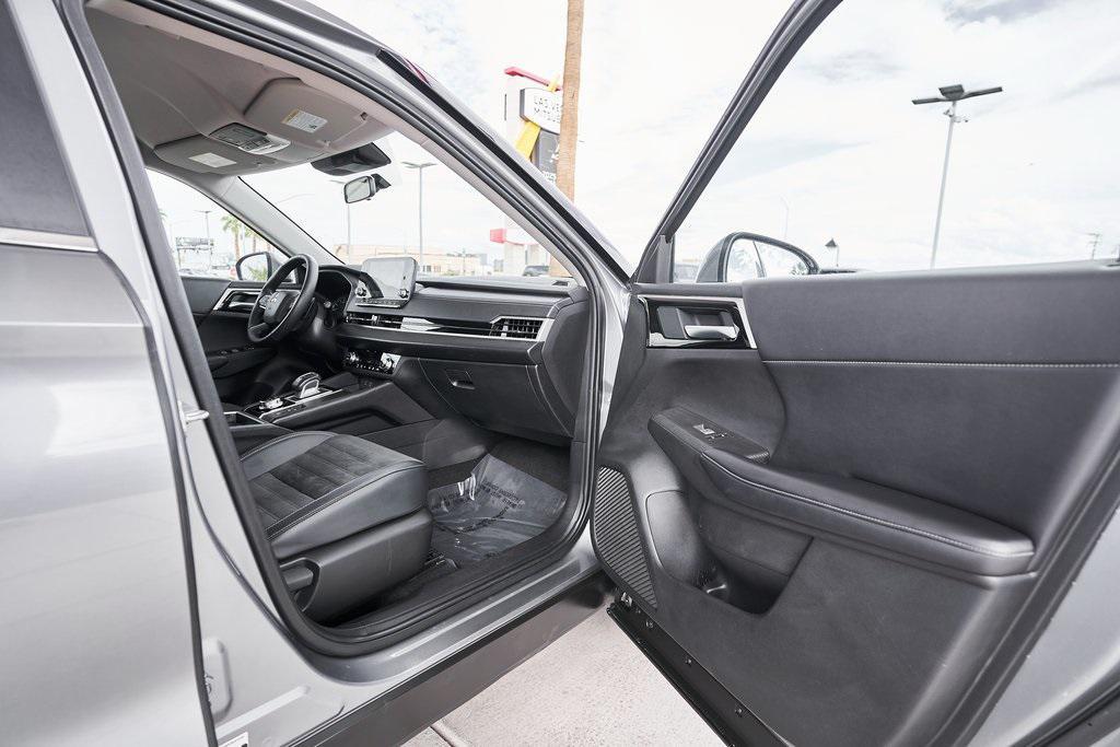 used 2024 Mitsubishi Outlander car, priced at $24,200