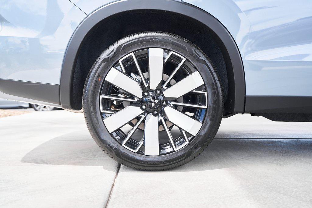 new 2025 Mitsubishi Outlander car, priced at $33,206