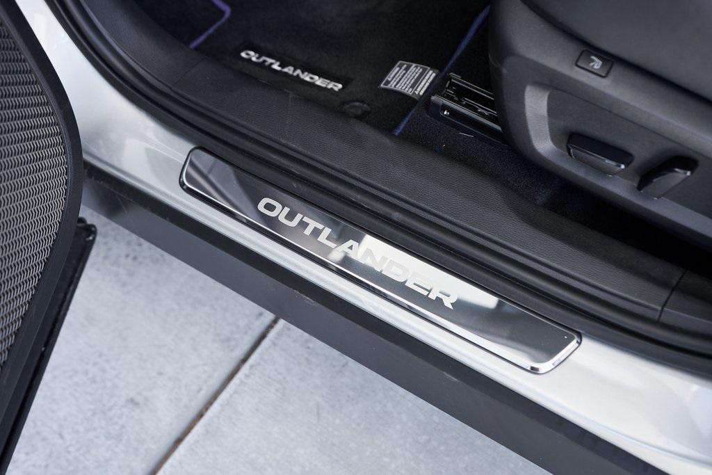 new 2025 Mitsubishi Outlander PHEV car, priced at $46,384