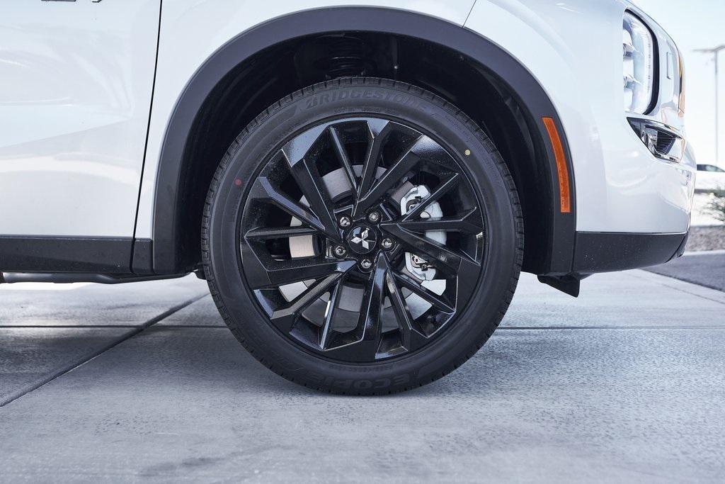 new 2025 Mitsubishi Outlander PHEV car, priced at $46,384