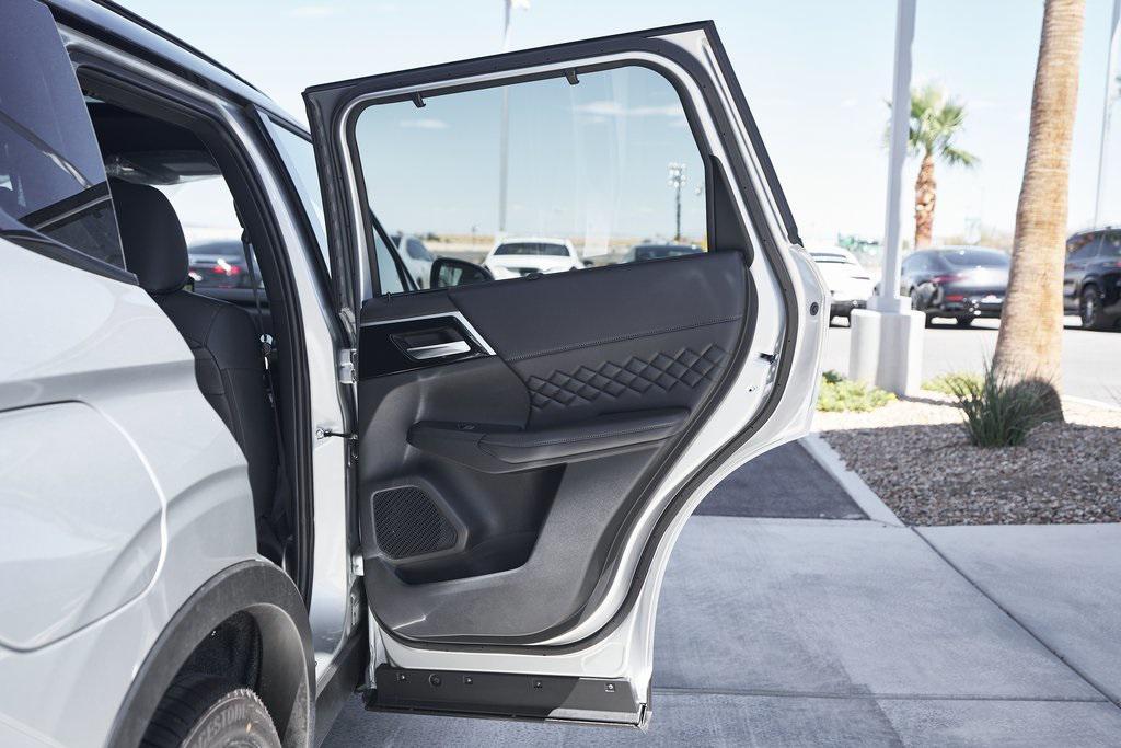 new 2025 Mitsubishi Outlander PHEV car, priced at $46,384
