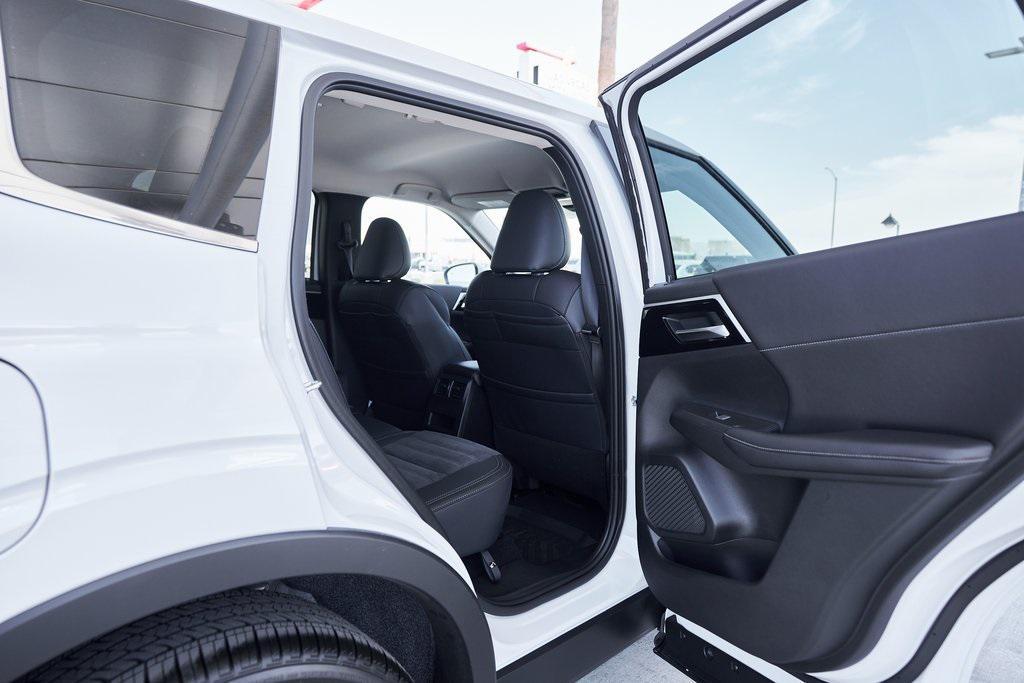 new 2025 Mitsubishi Outlander PHEV car, priced at $42,297
