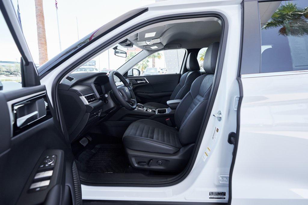 new 2025 Mitsubishi Outlander PHEV car, priced at $42,297