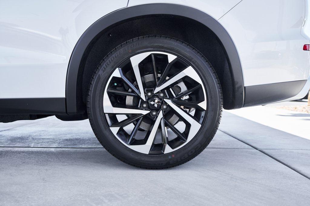 new 2025 Mitsubishi Outlander PHEV car, priced at $42,297